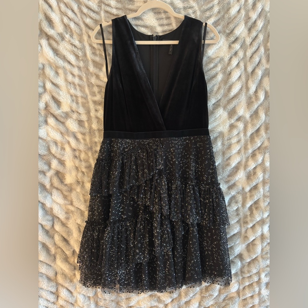 BCBGMaxAzria Black One-Shoulder V-Neck Sparkle Tiered Dress